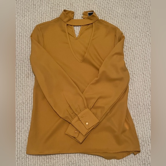 Brand New Lot of 2 Dresses and 1 Blouse Sizes XS, S, M - Picture 7 of 9